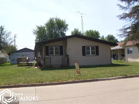 1117 E 3rd St, Washington, IA 52353 photo 2