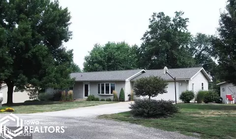 210 Pleasantview Dr, Hamilton, IL 62341 photo 1