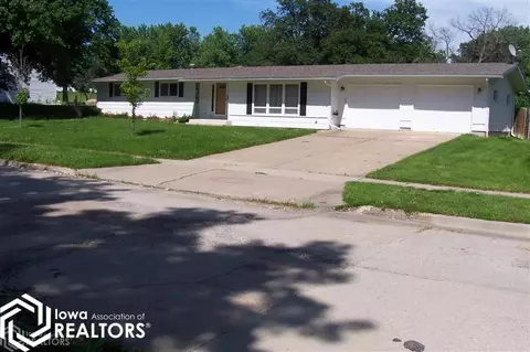 901 S Mikels Dr, Centerville, IA 52544 photo 1