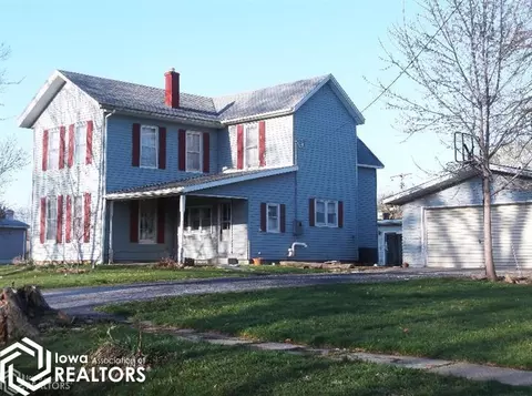 747 Walnut St, Carthage, IL 62321 photo 1