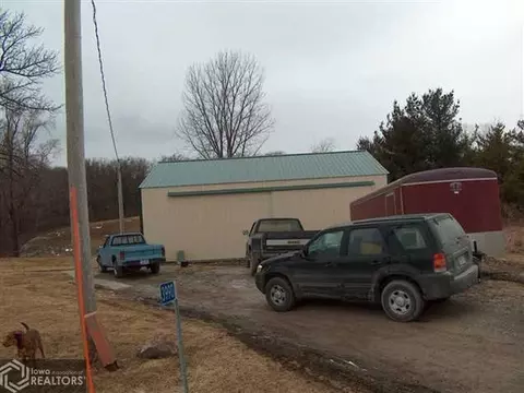 3990 Wapello Jefferson, Eldon, IA 52554 photo 2