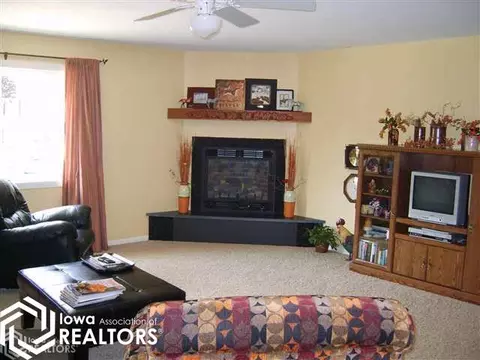 406 9th, Eldon, IA 52554 photo 4