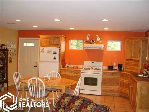 406 9th, Eldon, IA 52554 photo 6