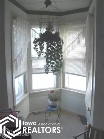 211 E Walnut, Eldon, IA 52554 photo 6