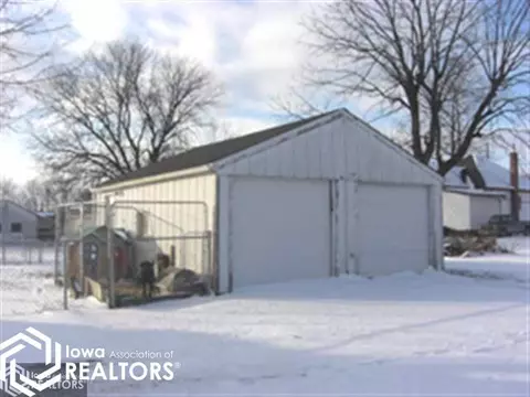 211 E Walnut, Eldon, IA 52554 photo 8