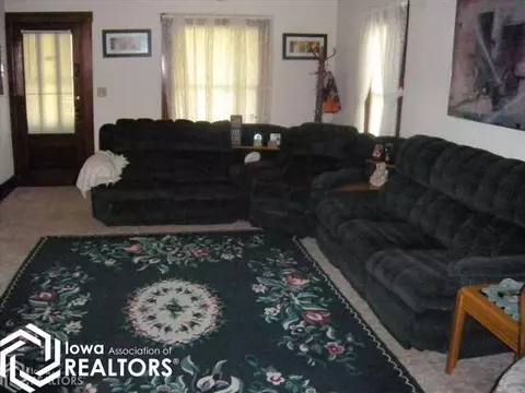 710 W Walnut, Eldon, IA 52554 photo 3