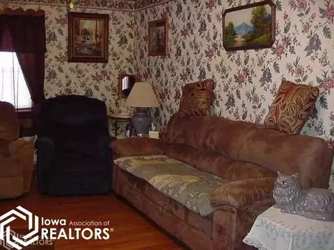 206 S Kd Ave, Eldon, IA 52554 photo 4
