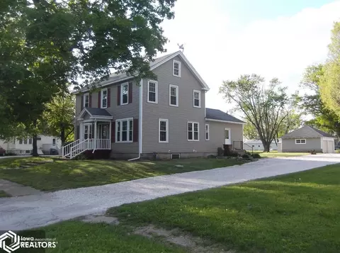127 Main St, Carthage, IL 62321 photo 1