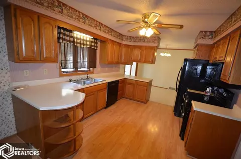 1205 E Grant St, Centerville, IA 52544 photo 6