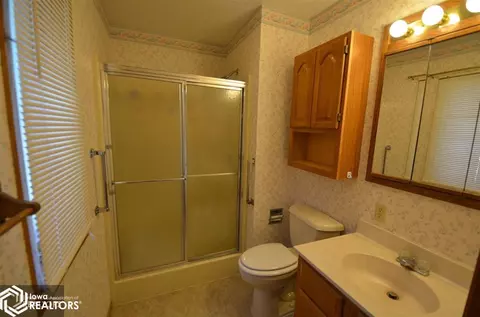 1205 E Grant St, Centerville, IA 52544 photo 14