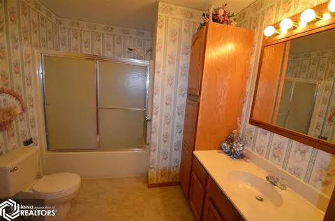1205 E Grant St, Centerville, IA 52544 photo 17