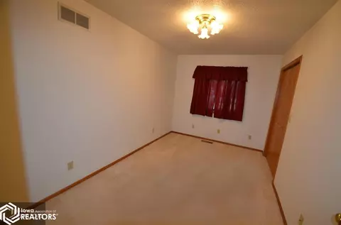 1205 E Grant St, Centerville, IA 52544 photo 10