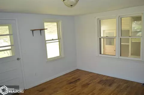 602 E State St, Centerville, IA 52544 photo 5