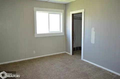 602 E State St, Centerville, IA 52544 photo 9