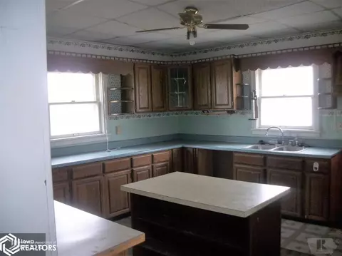 801 Walnut, Eldon, IA 52554 photo 10