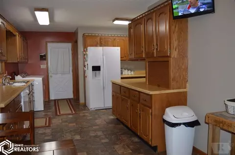 1315 Grant St, Centerville, IA 52544 photo 2