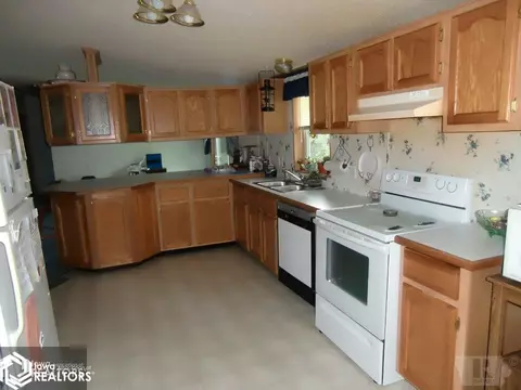 4490 63rd Ave, Eldon, IA 52554 photo 2