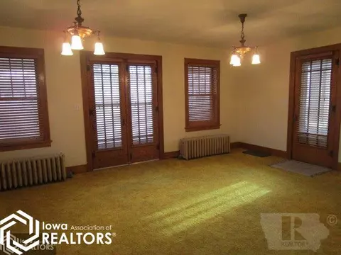 806 W Elm, Eldon, IA 52554 photo 3