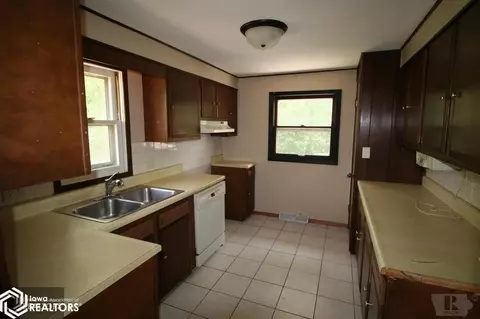 427 E Washington, Centerville, IA 52544 photo 5