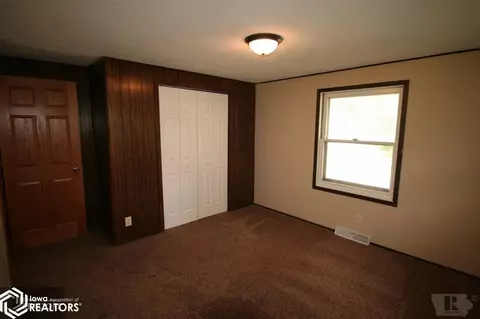 427 E Washington, Centerville, IA 52544 photo 14