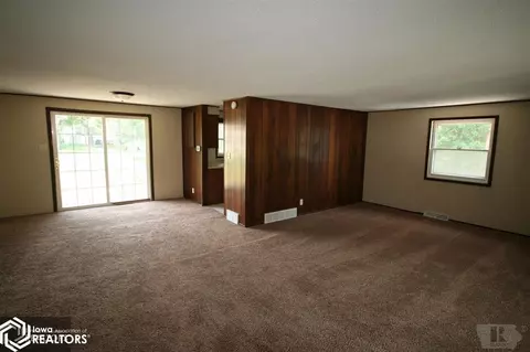 427 E Washington, Centerville, IA 52544 photo 2