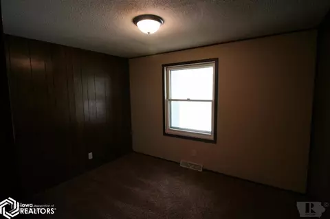 427 E Washington, Centerville, IA 52544 photo 9