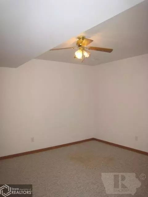 79 N 5th St, Hamilton, IL 62341 photo 17