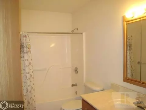 79 N 5th St, Hamilton, IL 62341 photo 8