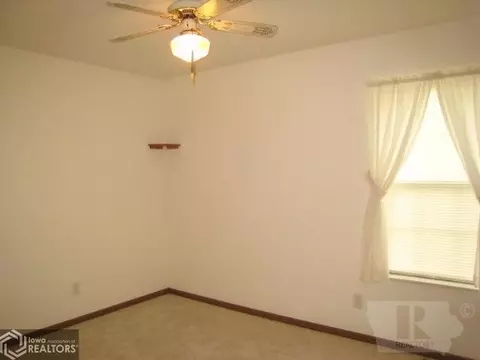79 N 5th St, Hamilton, IL 62341 photo 9