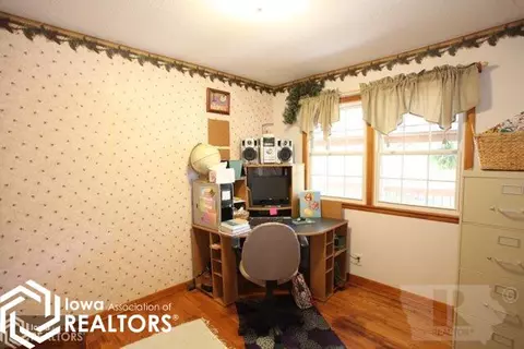 10381 Acorn Ave, Eldon, IA 52554 photo 6