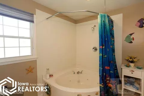 10381 Acorn Ave, Eldon, IA 52554 photo 8