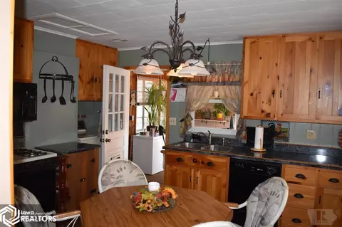 111 E Merion, Centerville, IA 52544 photo 23