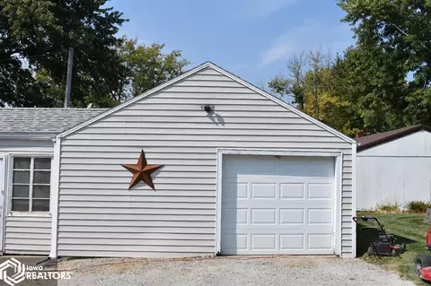 111 E Merion, Centerville, IA 52544 photo 6