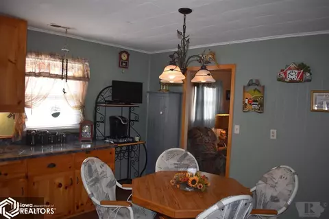 111 E Merion, Centerville, IA 52544 photo 25