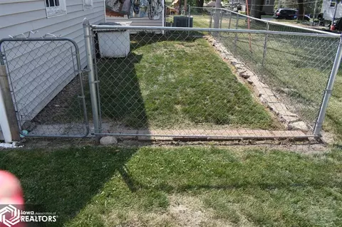 111 E Merion, Centerville, IA 52544 photo 9