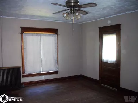 610 W Walnut, Eldon, IA 52554 photo 6