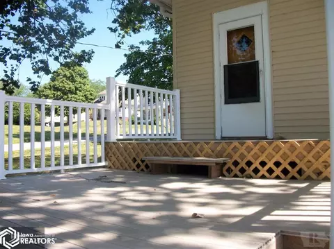 610 W Walnut, Eldon, IA 52554 photo 4