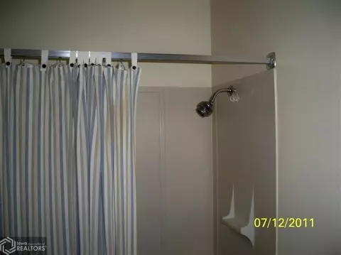 300 E Terry, Centerville, IA 52544 photo 7