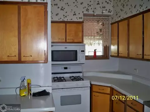 300 E Terry, Centerville, IA 52544 photo 8