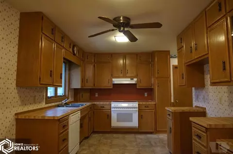 404 19th, Carroll, IA 51401 photo 6