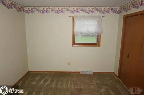 404 19th, Carroll, IA 51401 photo 12