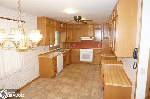 404 19th, Carroll, IA 51401 photo 5