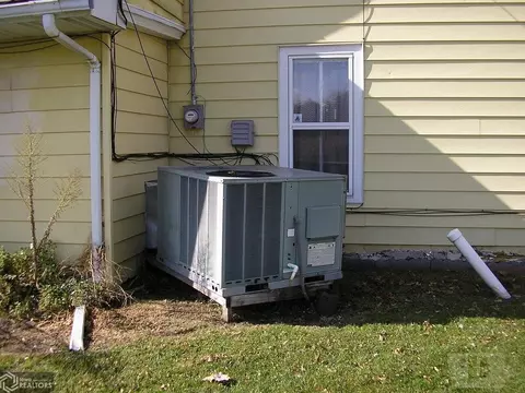 1002 Maple St, Atlantic, IA 50022 photo 17