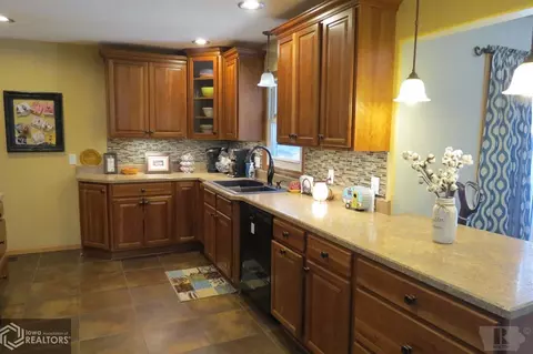 604 E 20th St, Atlantic, IA 50022 photo 8