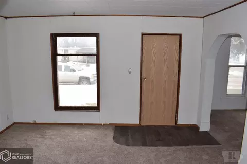 301 E Clark St, Creston, IA 50801 photo 4