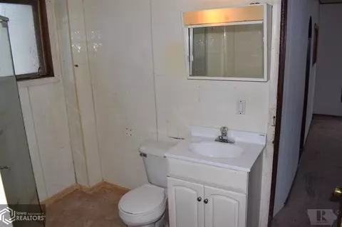 301 E Clark St, Creston, IA 50801 photo 9