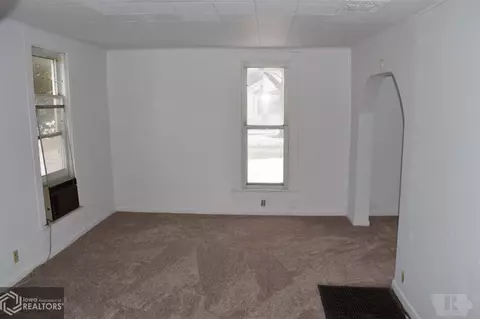 301 E Clark St, Creston, IA 50801 photo 5