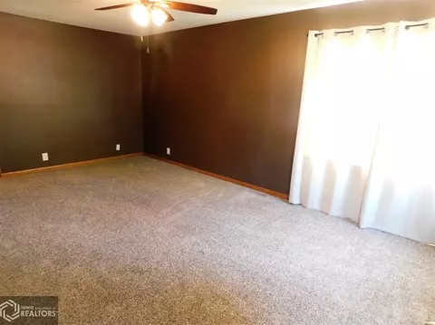520 Lyon Ave, Denison, IA 51442 photo 2