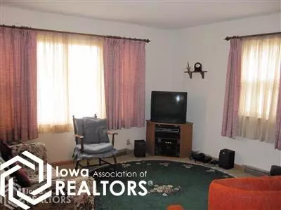 1109 Maple St, Atlantic, IA 50022 photo 3