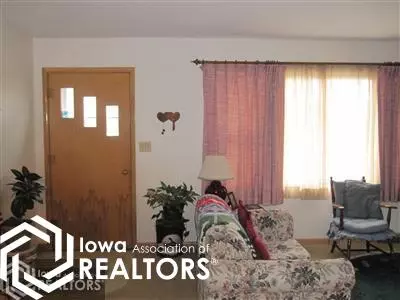 1109 Maple St, Atlantic, IA 50022 photo 4